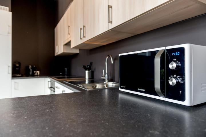 Smartflats Design - Cathedrale Apartment เลียจ ภายนอก รูปภาพ