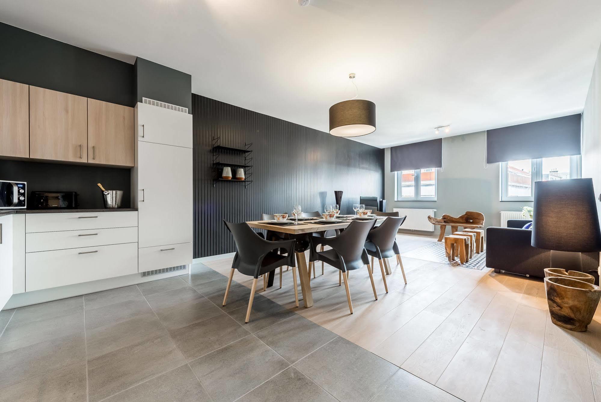 Smartflats Design - Cathedrale Apartment เลียจ ภายนอก รูปภาพ