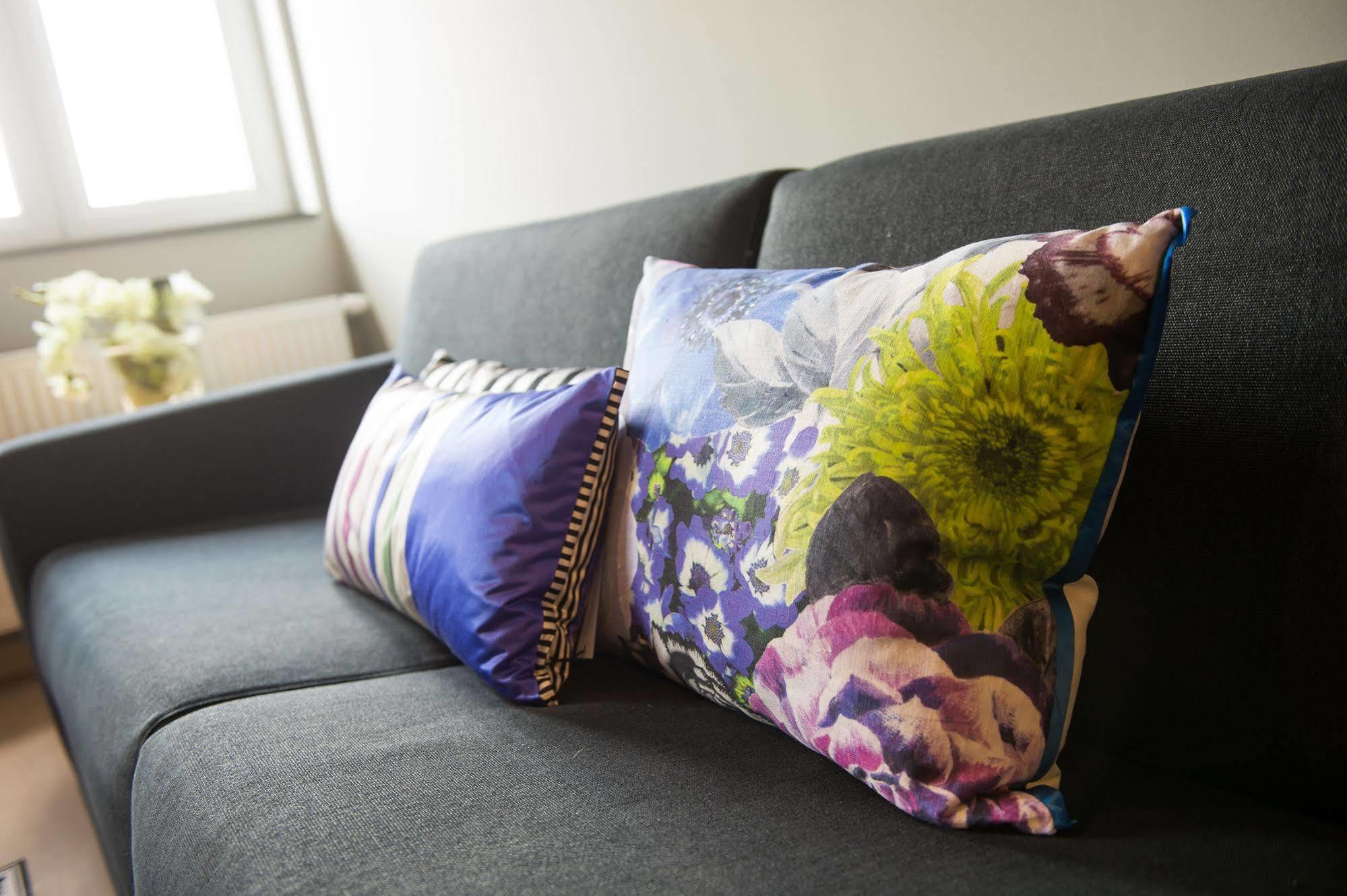 Smartflats Design - Cathedrale Apartment เลียจ ภายนอก รูปภาพ
