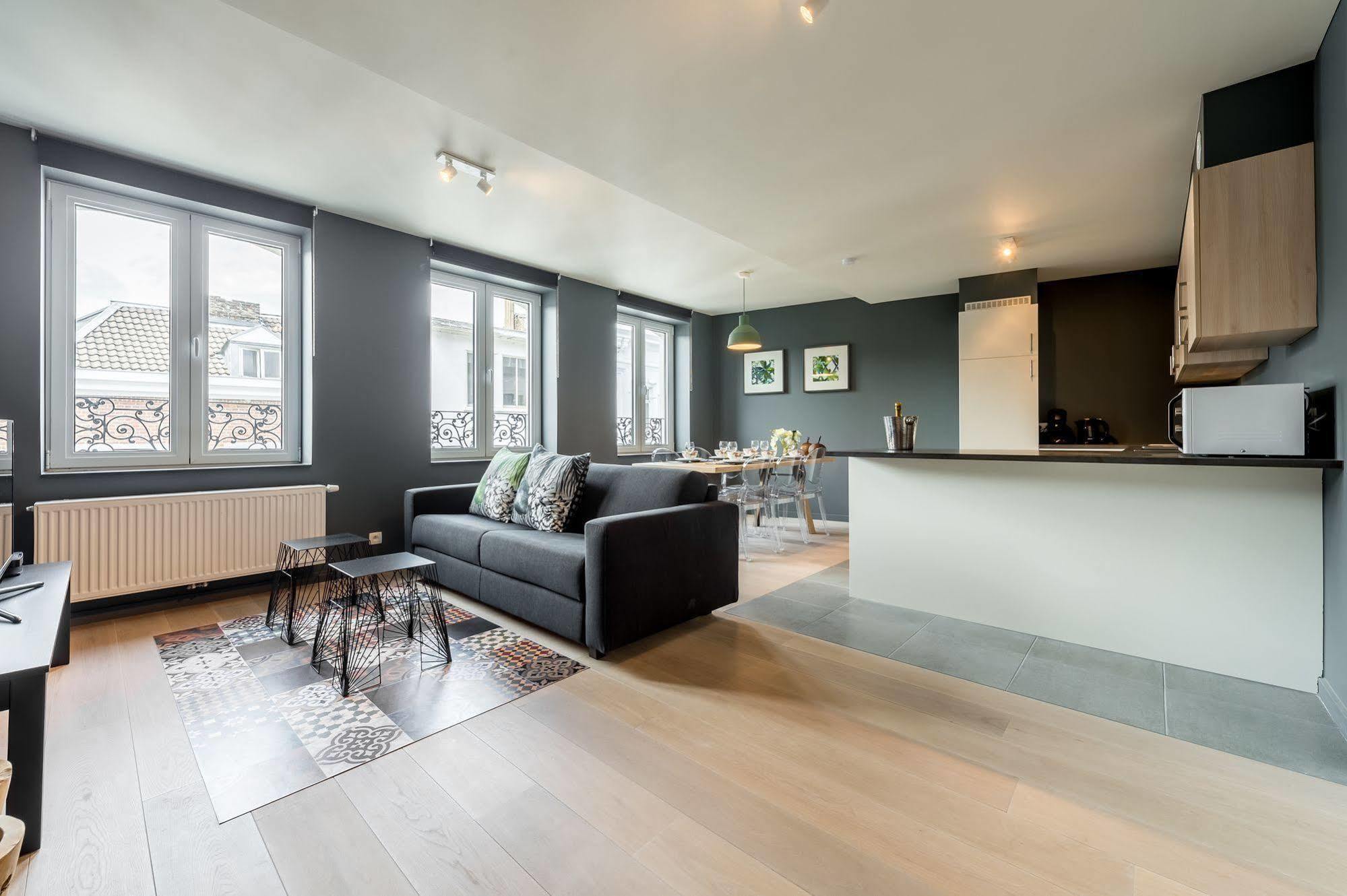 Smartflats Design - Cathedrale Apartment เลียจ ภายนอก รูปภาพ