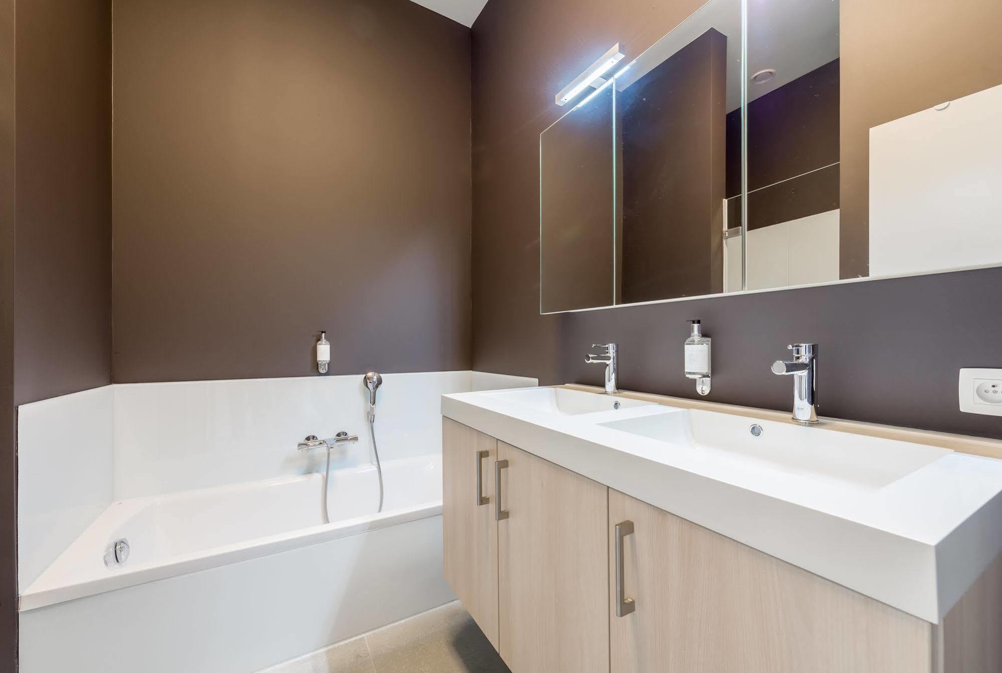 Smartflats Design - Cathedrale Apartment เลียจ ภายนอก รูปภาพ